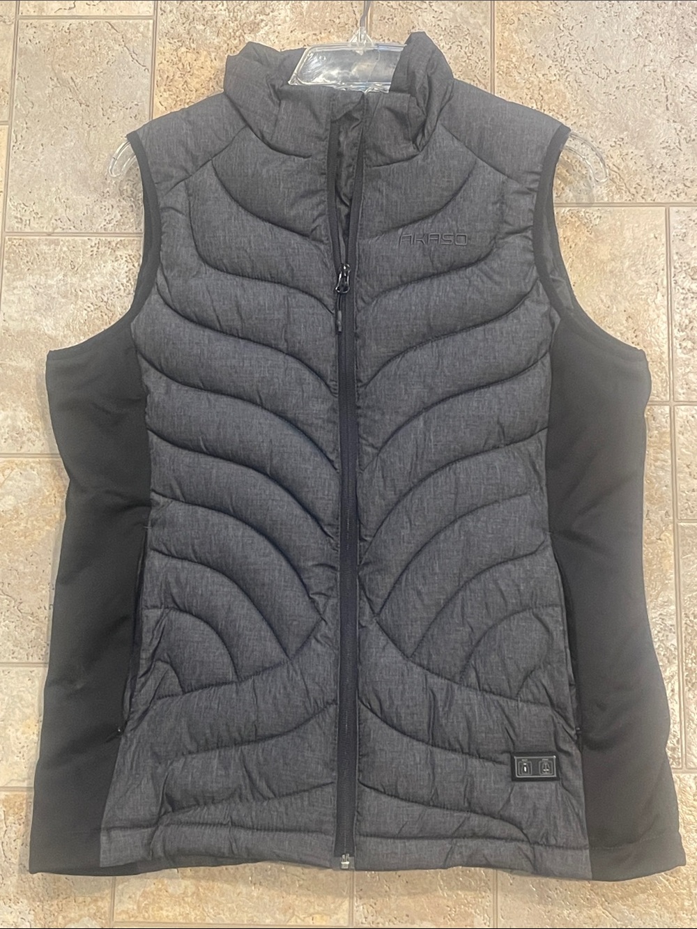 Akaso Quilted Puffer Vest in Charcoal and Black